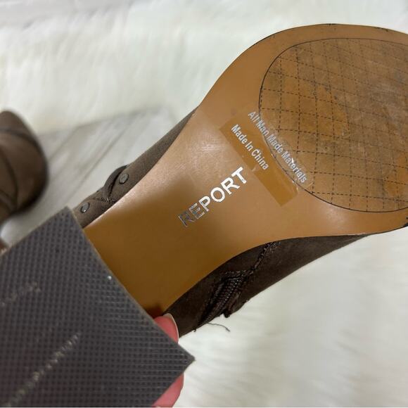 Report Studded Pointed Toe Stacked Heel Booties Size 9 - Picture 8 of 12